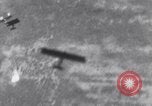 Standbild shadow Bombardierung Texas United States USA, 1925, aus Sekunde 62 historischem Filmmaterial Videoclip 65675033827