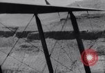 Standbild DH-4 De Havilland aircraft Texas USA, 1925, aus Sekunde 25 historischem Filmmaterial Videoclip 65675033828