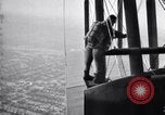 Standbild Fallschirm springen Baltimore Maryland USA, 1925, aus Sekunde 14 historischem Filmmaterial Videoclip 65675033831