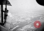 Standbild Fallschirm springen Baltimore Maryland USA, 1925, aus Sekunde 57 historischem Filmmaterial Videoclip 65675033831