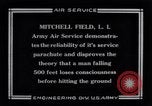 Immagine di Stati Uniti Esercito il sergente Paracaduti a Mitchel Field Garden City New York United States USA, 1925, secondo 4 filmato di repertorio 65675033832