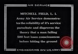 Immagine di Stati Uniti Esercito il sergente Paracaduti a Mitchel Field Garden City New York United States USA, 1925, secondo 7 filmato di repertorio 65675033832