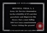 Immagine di Stati Uniti Esercito il sergente Paracaduti a Mitchel Field Garden City New York United States USA, 1925, secondo 10 filmato di repertorio 65675033832