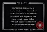 Immagine di Stati Uniti Esercito il sergente Paracaduti a Mitchel Field Garden City New York United States USA, 1925, secondo 13 filmato di repertorio 65675033832