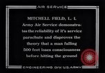Immagine di Stati Uniti Esercito il sergente Paracaduti a Mitchel Field Garden City New York United States USA, 1925, secondo 19 filmato di repertorio 65675033832