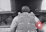 Immagine di Stati Uniti Esercito il sergente Paracaduti a Mitchel Field Garden City New York United States USA, 1925, secondo 22 filmato di repertorio 65675033832