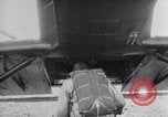 Immagine di Stati Uniti Esercito il sergente Paracaduti a Mitchel Field Garden City New York United States USA, 1925, secondo 23 filmato di repertorio 65675033832