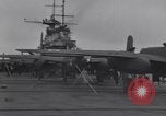 Immagine di Doolittle Raid equipaggi sulla USS Hornet Giappone, 1942, secondo 8 filmato di repertorio 65675033835