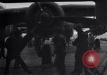 Immagine di Doolittle Raid equipaggi sulla USS Hornet Giappone, 1942, secondo 19 filmato di repertorio 65675033835