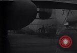 Immagine di Doolittle Raid equipaggi sulla USS Hornet Giappone, 1942, secondo 27 filmato di repertorio 65675033835