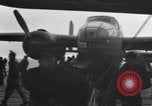 Immagine di Doolittle Raid equipaggi sulla USS Hornet Giappone, 1942, secondo 37 filmato di repertorio 65675033835
