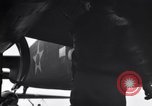 Immagine di Doolittle Raid equipaggi sulla USS Hornet Giappone, 1942, secondo 41 filmato di repertorio 65675033835