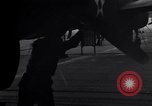 Immagine di Doolittle Raid equipaggi sulla USS Hornet Giappone, 1942, secondo 45 filmato di repertorio 65675033835
