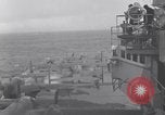 Immagine di Doolittle Raid equipaggi sulla USS Hornet Giappone, 1942, secondo 49 filmato di repertorio 65675033835