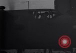 Immagine di Doolittle Raid equipaggi sulla USS Hornet Giappone, 1942, secondo 60 filmato di repertorio 65675033835