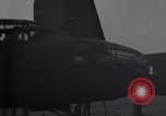 Immagine di Doolittle Raid equipaggi sulla USS Hornet Giappone, 1942, secondo 62 filmato di repertorio 65675033835