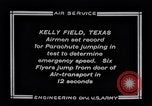 Image saut en parachute Texas United States USA, 1925, de la seconde 23 séquences d'archives historiques vidéo 65675033846