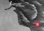 Standbild Lt Hegenberger und Lt Maitland beginnen am längsten Flug über Wasser Oakland California United States USA, 1927, aus Sekunde 21 historischem Filmmaterial Videoclip 65675033861