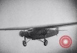 Standbild Lt Hegenberger und Lt Maitland beginnen am längsten Flug über Wasser Oakland California United States USA, 1927, aus Sekunde 34 historischem Filmmaterial Videoclip 65675033861