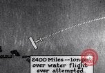 Standbild Lt Hegenberger und Lt Maitland beginnen am längsten Flug über Wasser Oakland California United States USA, 1927, aus Sekunde 38 historischem Filmmaterial Videoclip 65675033861