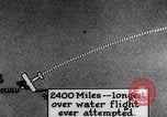 Standbild Lt Hegenberger und Lt Maitland beginnen am längsten Flug über Wasser Oakland California United States USA, 1927, aus Sekunde 39 historischem Filmmaterial Videoclip 65675033861