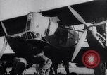 Immagine di Curtiss B-2 bombardieri drop per alimentare snowbound Navajo Native American Indi Arizona United States USA, 1932, secondo 12 filmato di repertorio 65675033863