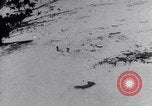 Immagine di Curtiss B-2 bombardieri drop per alimentare snowbound Navajo Native American Indi Arizona United States USA, 1932, secondo 32 filmato di repertorio 65675033863