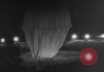 Standbild Einführung des high altitude wissenschaftlichen Ballons EXPLORER II Dakota United States USA, 1935, aus Sekunde 15 historischem Filmmaterial Videoclip 65675033867