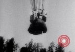 Standbild Einführung des high altitude wissenschaftlichen Ballons EXPLORER II Dakota United States USA, 1935, aus Sekunde 36 historischem Filmmaterial Videoclip 65675033867