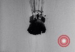 Standbild Einführung des high altitude wissenschaftlichen Ballons EXPLORER II Dakota United States USA, 1935, aus Sekunde 37 historischem Filmmaterial Videoclip 65675033867