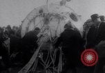 Standbild Einführung des high altitude wissenschaftlichen Ballons EXPLORER II Dakota United States USA, 1935, aus Sekunde 43 historischem Filmmaterial Videoclip 65675033867