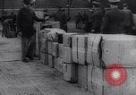 Standbild XB-15 trägt die medizinische Versorgung Hilfe für Erdbebenopfer Chile, 1939, aus Sekunde 26 historischem Filmmaterial Videoclip 65675033869