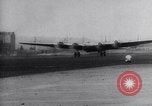 Standbild XB-15 trägt die medizinische Versorgung Hilfe für Erdbebenopfer Chile, 1939, aus Sekunde 41 historischem Filmmaterial Videoclip 65675033869
