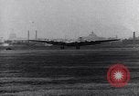 Standbild XB-15 trägt die medizinische Versorgung Hilfe für Erdbebenopfer Chile, 1939, aus Sekunde 53 historischem Filmmaterial Videoclip 65675033869