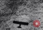 Standbild US Army Air Service zeigt mit hoher Geschwindigkeit und niedriger Ebene Bombardierung United States USA, 1926, aus Sekunde 12 historischem Filmmaterial Videoclip 65675033871