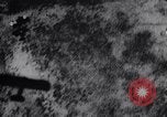 Standbild US Army Air Service zeigt mit hoher Geschwindigkeit und niedriger Ebene Bombardierung United States USA, 1926, aus Sekunde 14 historischem Filmmaterial Videoclip 65675033871