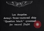 Standbild Army Air Service Sets Flugzeug Ausdauer Datensatz mit Inflight tanken United States USA, 1929, aus Sekunde 7 historischem Filmmaterial Videoclip 65675033872
