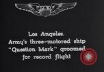 Standbild Army Air Service Sets Flugzeug Ausdauer Datensatz mit Inflight tanken United States USA, 1929, aus Sekunde 9 historischem Filmmaterial Videoclip 65675033872