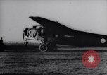 Standbild Army Air Service Sets Flugzeug Ausdauer Datensatz mit Inflight tanken United States USA, 1929, aus Sekunde 12 historischem Filmmaterial Videoclip 65675033872