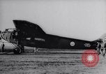 Standbild Army Air Service Sets Flugzeug Ausdauer Datensatz mit Inflight tanken United States USA, 1929, aus Sekunde 15 historischem Filmmaterial Videoclip 65675033872