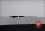 Standbild Army Air Service Sets Flugzeug Ausdauer Datensatz mit Inflight tanken United States USA, 1929, aus Sekunde 25 historischem Filmmaterial Videoclip 65675033872