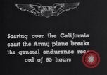 Standbild Army Air Service Sets Flugzeug Ausdauer Datensatz mit Inflight tanken United States USA, 1929, aus Sekunde 58 historischem Filmmaterial Videoclip 65675033872