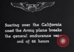 Standbild Army Air Service Sets Flugzeug Ausdauer Datensatz mit Inflight tanken United States USA, 1929, aus Sekunde 59 historischem Filmmaterial Videoclip 65675033872