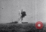Immagine di Esercito degli Stati Uniti aria bombe di servizio delle navi in missioni di pratica Chesapeake Bay Maryland USA, 1944, secondo 27 filmato di repertorio 65675033881