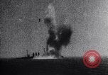 Immagine di Esercito degli Stati Uniti aria bombe di servizio delle navi in missioni di pratica Chesapeake Bay Maryland USA, 1944, secondo 31 filmato di repertorio 65675033881