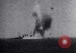 Immagine di Esercito degli Stati Uniti aria bombe di servizio delle navi in missioni di pratica Chesapeake Bay Maryland USA, 1944, secondo 32 filmato di repertorio 65675033881