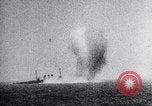 Immagine di Esercito degli Stati Uniti aria bombe di servizio delle navi in missioni di pratica Chesapeake Bay Maryland USA, 1944, secondo 34 filmato di repertorio 65675033881