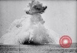 Immagine di Esercito degli Stati Uniti aria bombe di servizio delle navi in missioni di pratica Chesapeake Bay Maryland USA, 1944, secondo 47 filmato di repertorio 65675033881