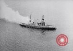 Standbild ehemaligen USS New Jersey (BB-16) wird bombardiert und kentert North Carolina United States USA, 1923, aus Sekunde 16 historischem Filmmaterial Videoclip 65675033882