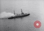 Standbild ehemaligen USS New Jersey (BB-16) wird bombardiert und kentert North Carolina United States USA, 1923, aus Sekunde 25 historischem Filmmaterial Videoclip 65675033882